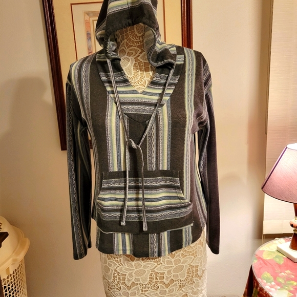 Wallflower Tops - Wallflower lightweight v neck hoody